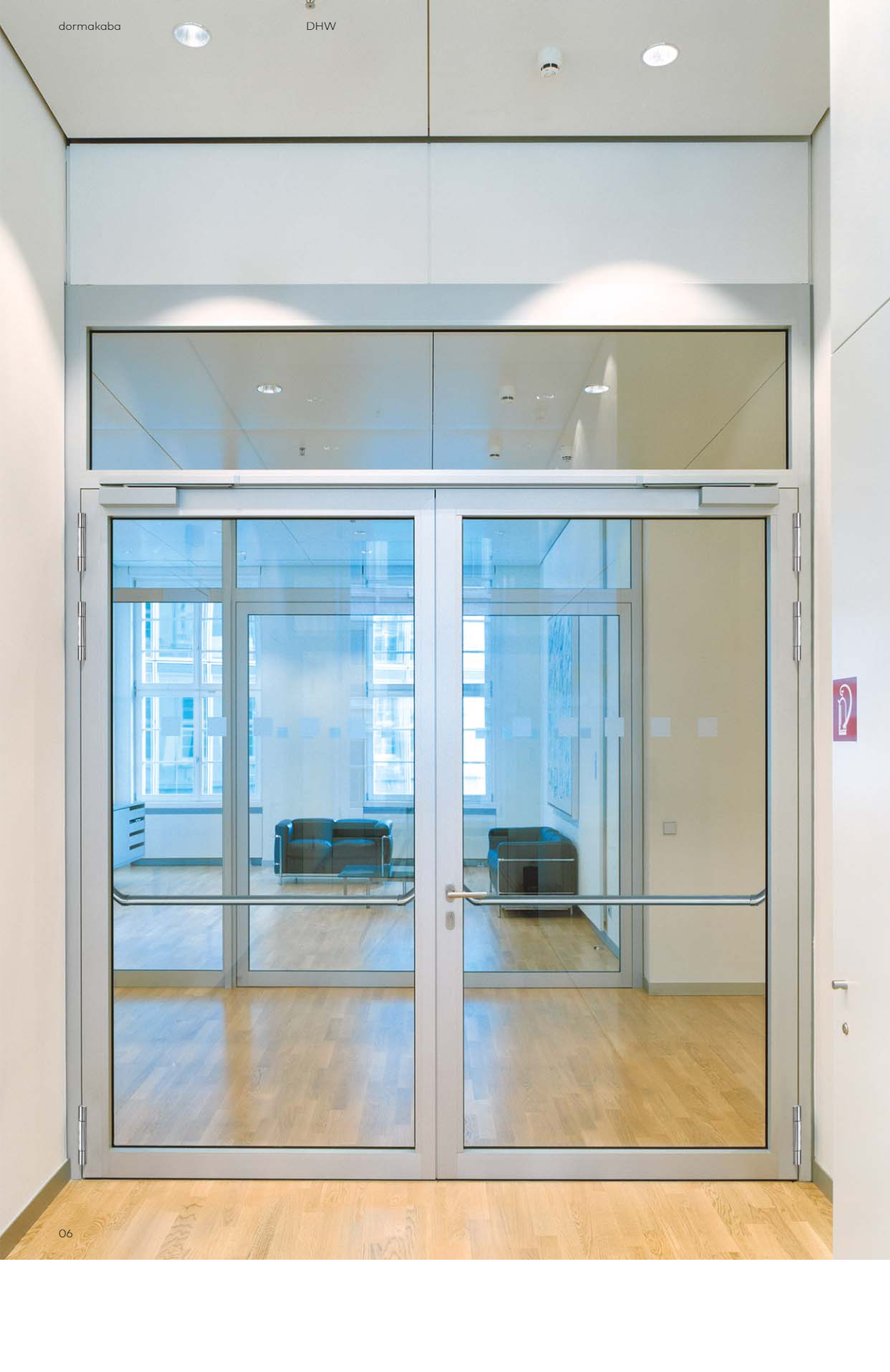 Automatic sliding glass doors, open and easy to pass through.
